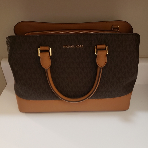 Like New! Michael Kors Satchel Handbag - Picture 4 of 4